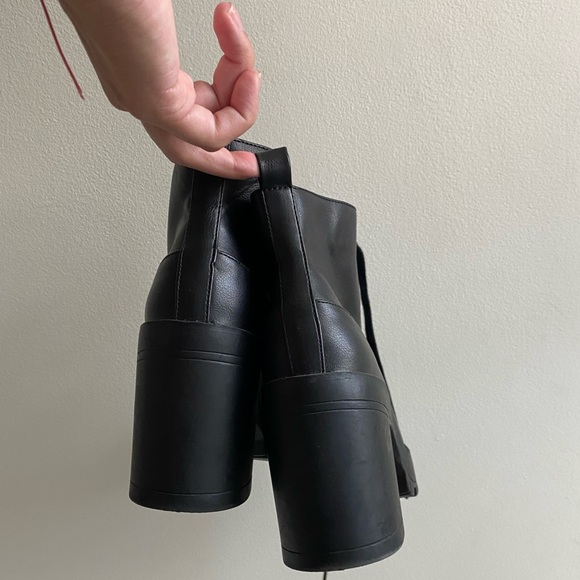 Forever 21 black platform Boots ! - Picture 5 of 11